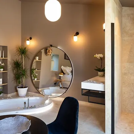 Гостевой дом La Bastide De Damien, 5 Clefs Demeure D'exception Et Table Remarquable Dans Le Guide Teritoria, Jacuzzi Privatif, Cuisine Etoilee Dominique Frerard Экс-ан-Прованс