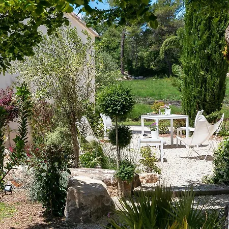 Гостевой дом La Bastide De Damien, 5 Clefs Demeure D'exception Et Table Remarquable Dans Le Guide Teritoria, Jacuzzi Privatif, Cuisine Etoilee Dominique Frerard 5*