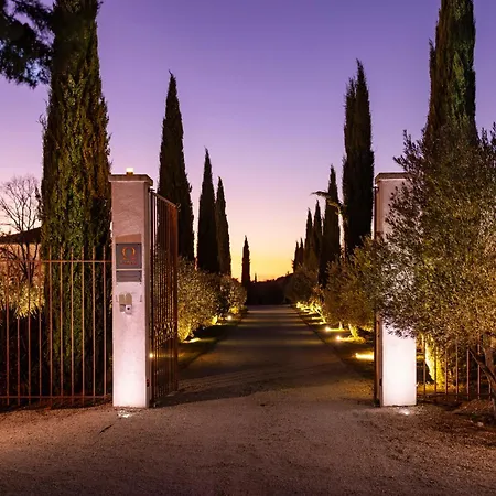 Гостевой дом La Bastide De Damien, 5 Clefs Demeure D'exception Et Table Remarquable Dans Le Guide Teritoria, Jacuzzi Privatif, Cuisine Etoilee Dominique Frerard 5*